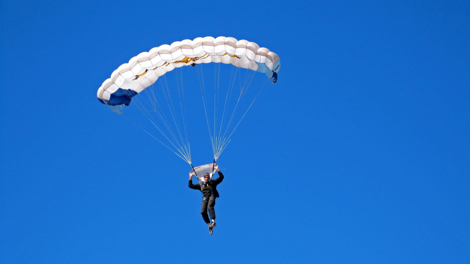 跑酷公开赛引爆潮流运动热潮，跑酷竞赛游戏